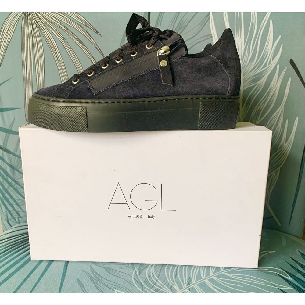 NEW in BOX AGL Blue Suede Night Nero Low Top COMFORT Sneaker SHOES sz 7.5